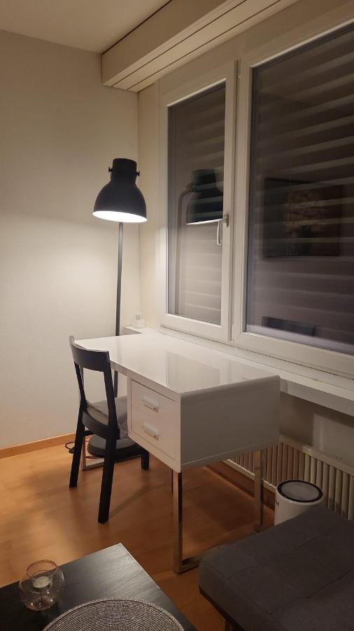 Апартаменты Studio Flat In The Heart Of Zug, Ideal For Solo Travellers Экстерьер фото
